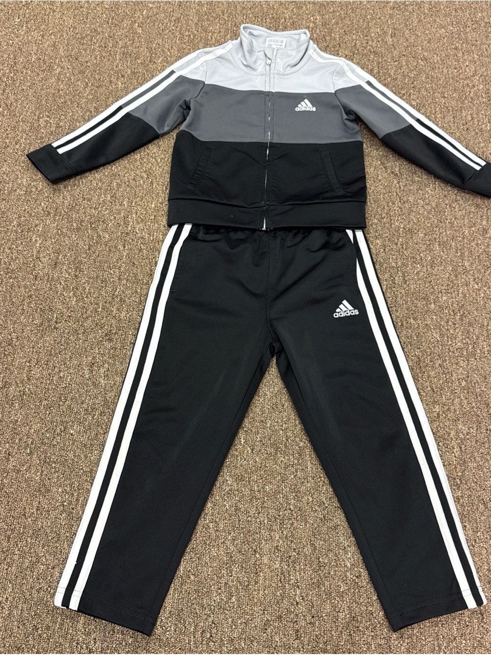 adidas Boy's 2 Piece Jacket & Pants Outfit Set Tracksuit - Size: 3T & 4T